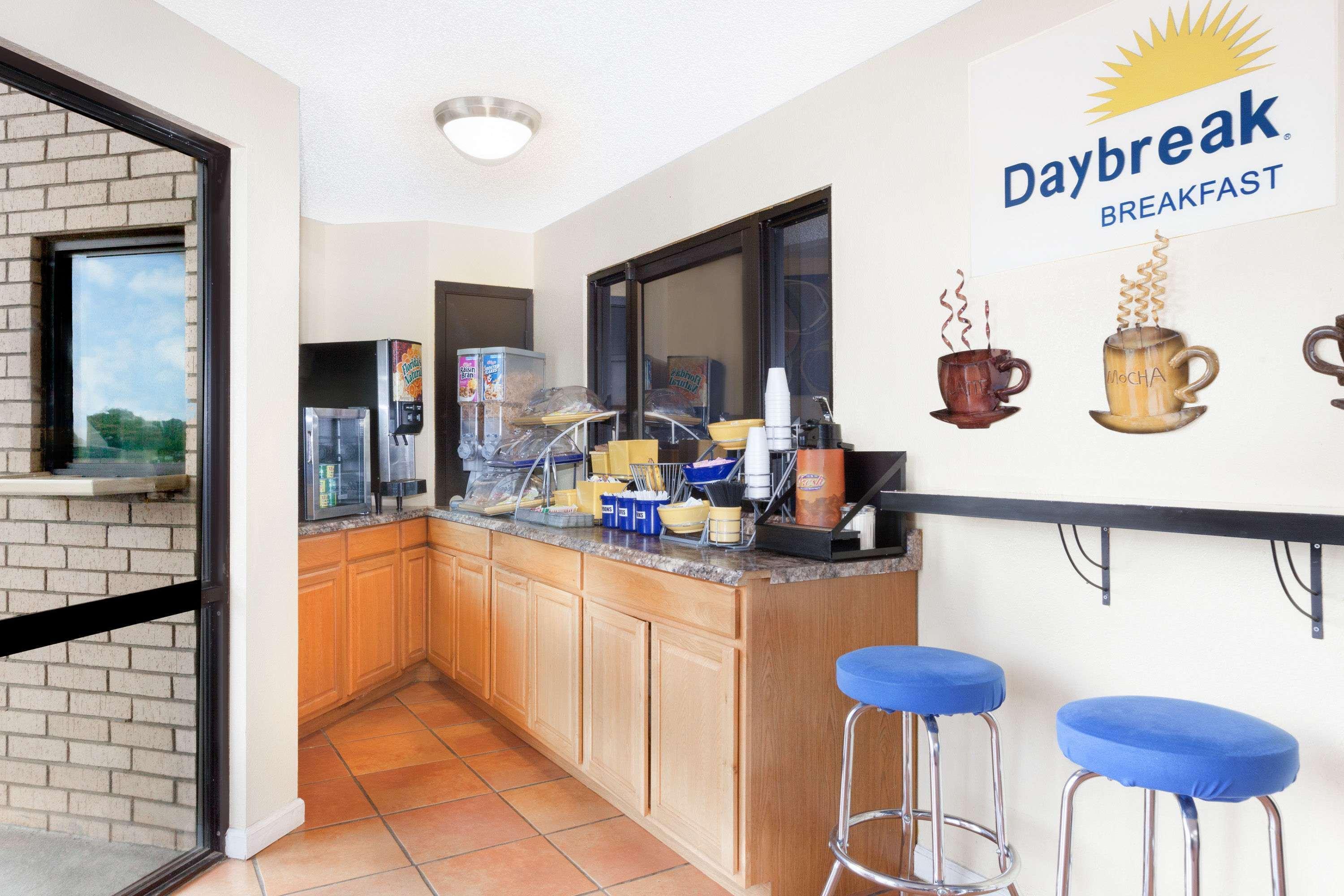 Days Inn By Wyndham Arcadia Ngoại thất bức ảnh